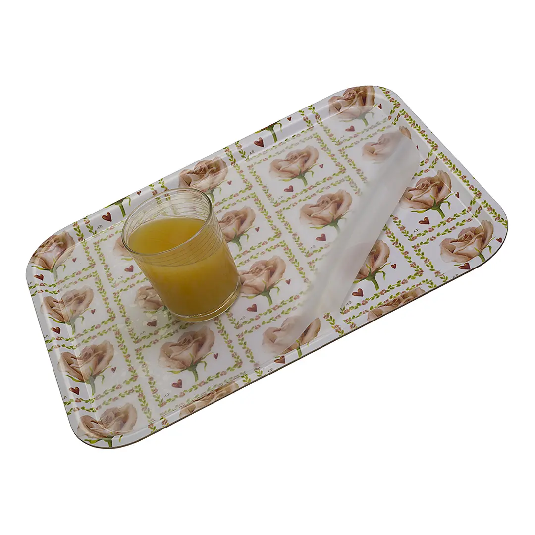pufz-antihalkduk-pa-bricka-med-juiceglas.webp