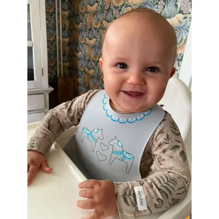 Lätzchen Dalapferd grau